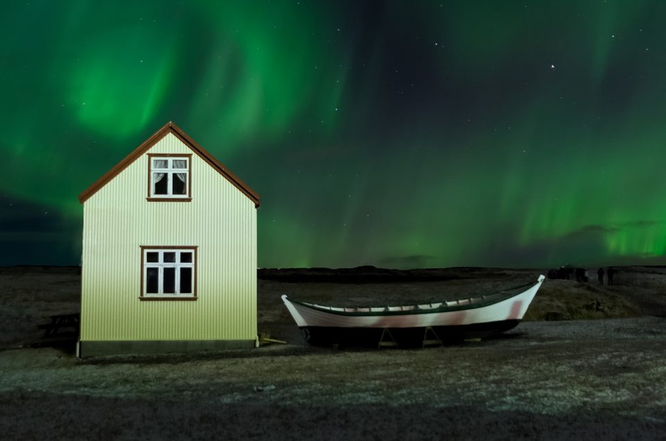 IS aurora borealis 2162 1280